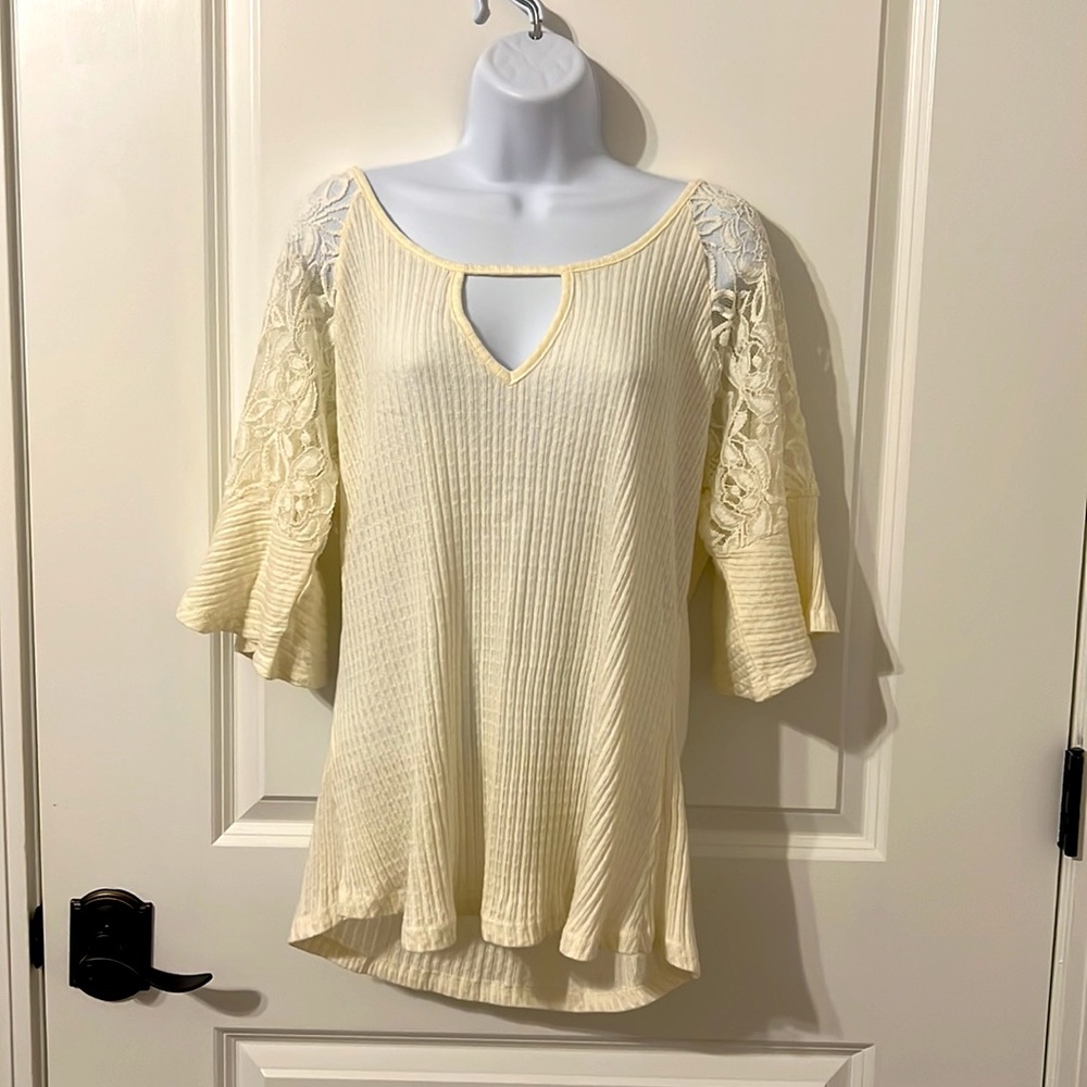 Venus Waffle Knit Lace Sleeve Top NWOT